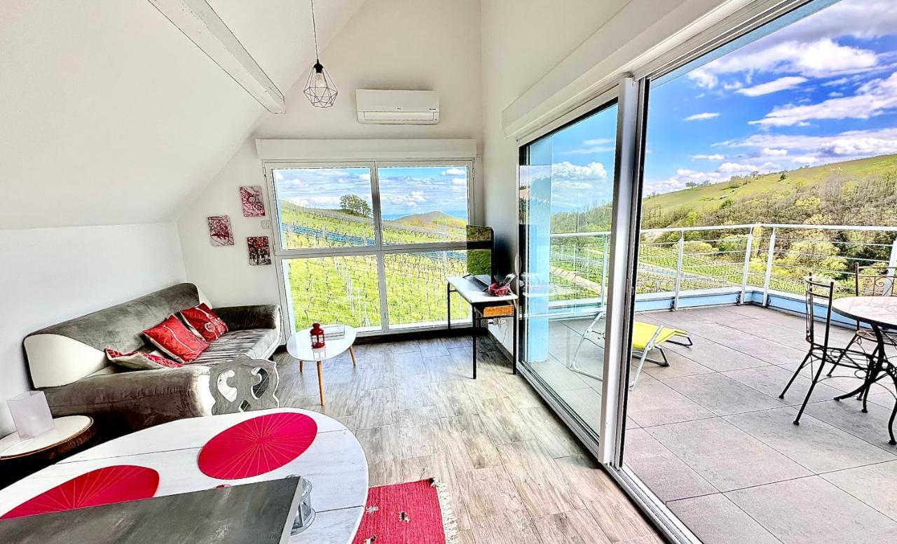 Janea Deep Red House Villa Reichsfeld Buitenkant foto