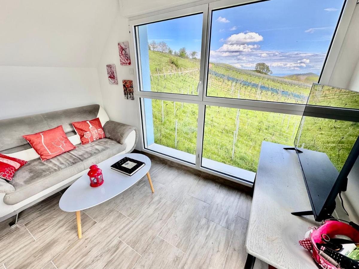 Janea Deep Red House Villa Reichsfeld Buitenkant foto
